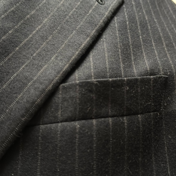 Daniel Cremieux Collection dark blue pin stripe two button front blazer Sz 42L - Picture 4 of 11